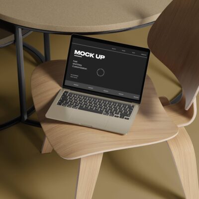 موکاپ رایگان لپ‌تاپ روی صندلی چوبی | کد 79